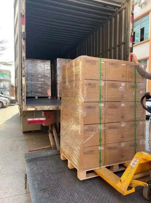 Một lô hàng hóa có độ chính xác cao đã được vận chuyển đến châu Âu bằng tàu hỏa